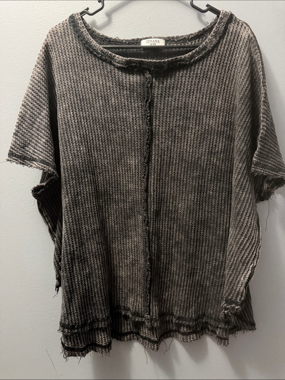 Zenana Outfitters Black and Gray Ribbed Short-Sleeve Crew Sweater